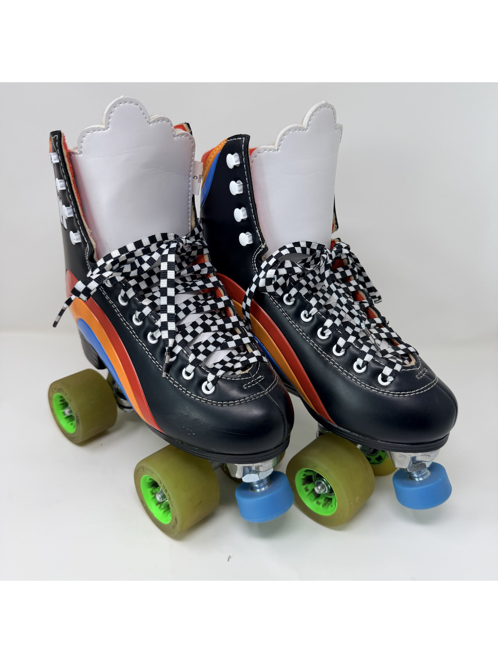Moxi Rainbow Rider Asphalt Black Quad Roller Skates Size 5 Womens 6-6.5